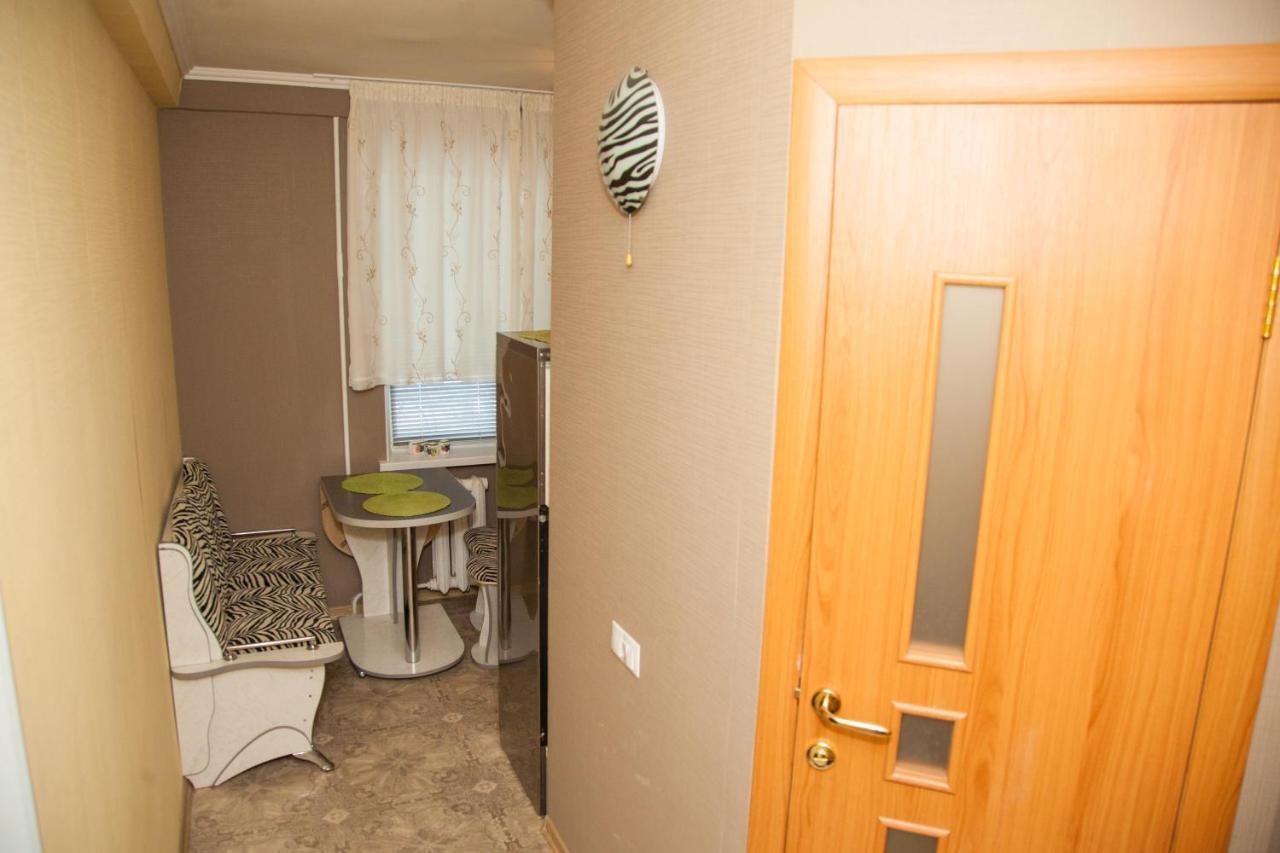 1 Room Apart On Str. Ukrainskaya 34 Zaporizhia Esterno foto