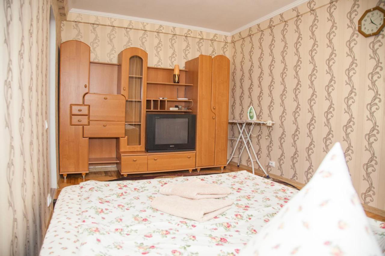 1 Room Apart On Str. Ukrainskaya 34 Zaporizhia Esterno foto