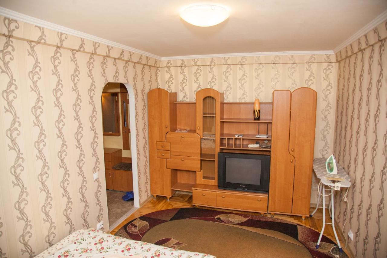 1 Room Apart On Str. Ukrainskaya 34 Zaporizhia Esterno foto